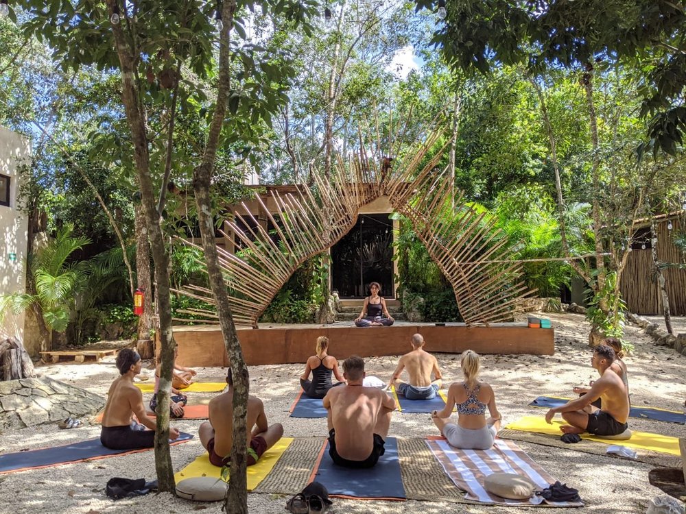 Outdoor group yoga class from Itzel Yoga’s gallery